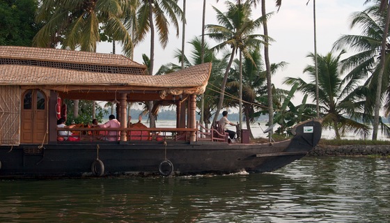 Alappuzha houseboat package